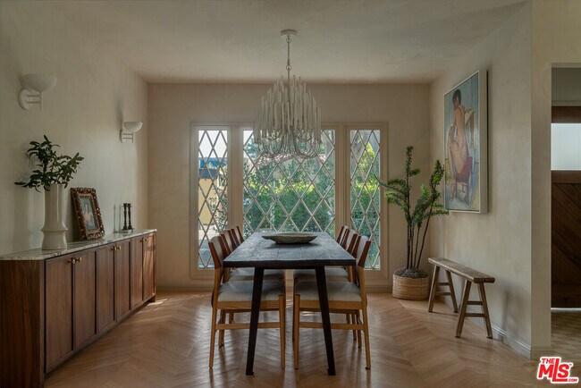 Foto del edificio - 8829 Ashcroft Ave