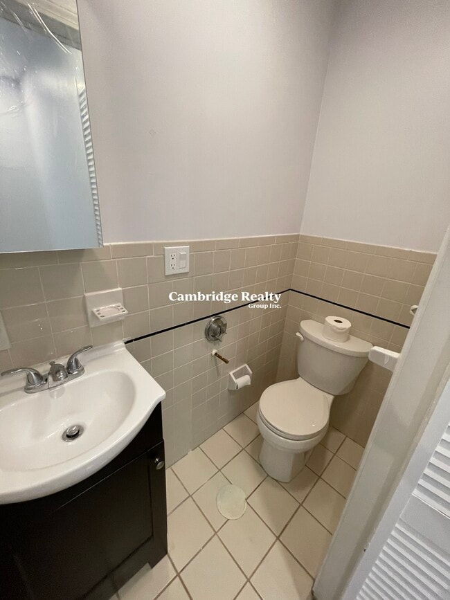 Building Photo - 73 Marshall St