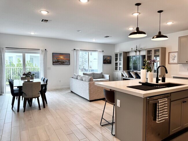 Foto del edificio - 649 Waters Edge Ln