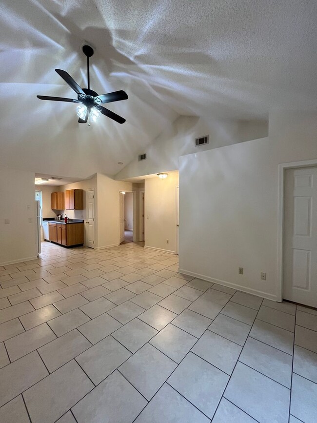 Building Photo - 441 AdmiralsWalk Dr