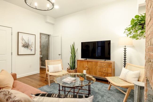 Building Photo - 1510 Race St