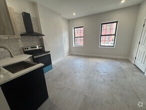 Building Photo - 90 Lander St
