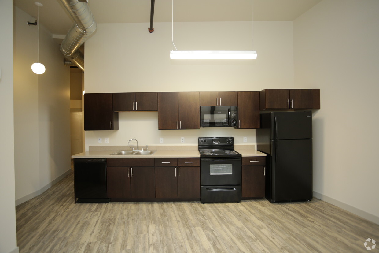 Foto principal - Blenheim Senior Living Apartments