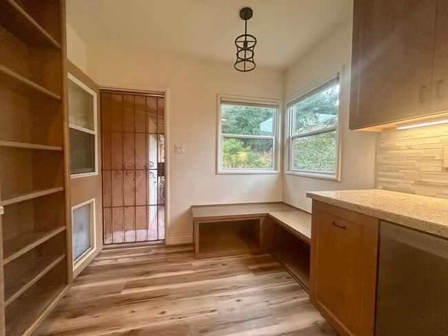 Kitchen Breakfast Nook - 17359 Esteban St