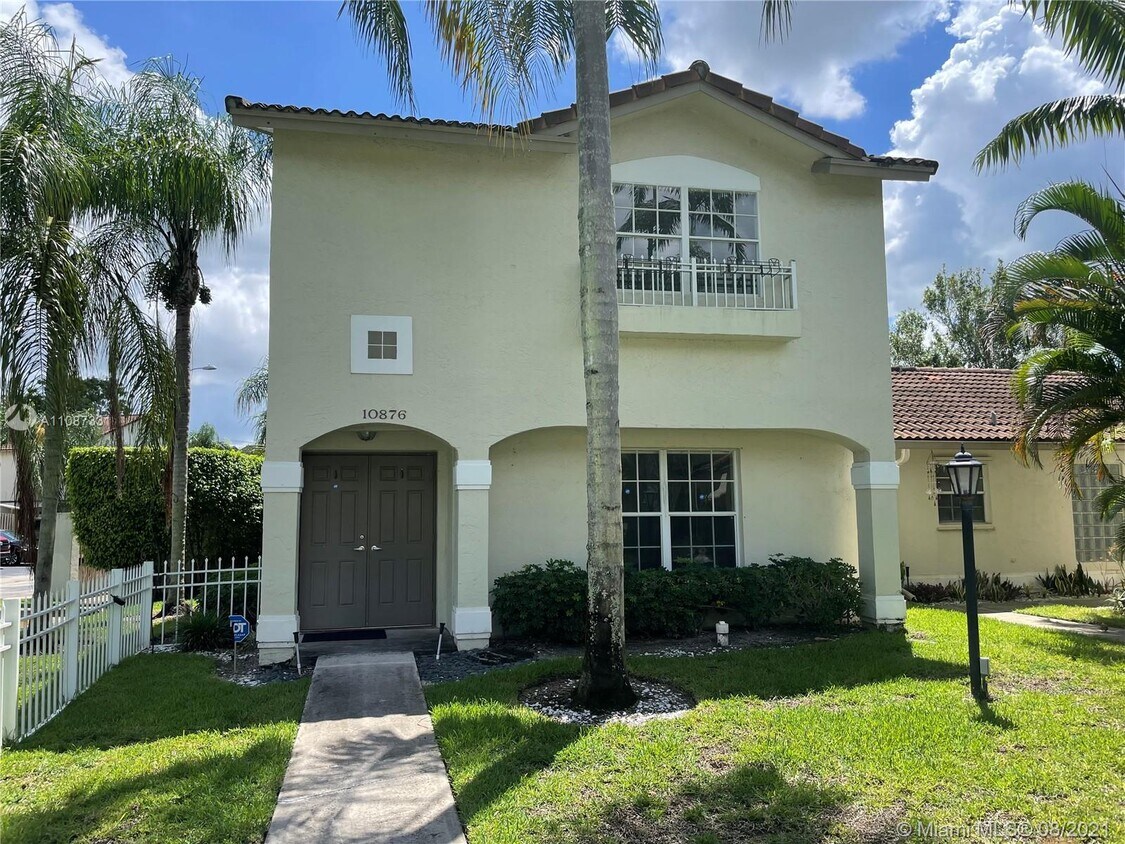 10876 NW 8th St, Pembroke Pines, FL 33026 Townhome Rentals in