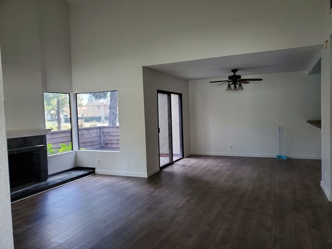 Foto del edificio - 16518 Poppyglen Ln