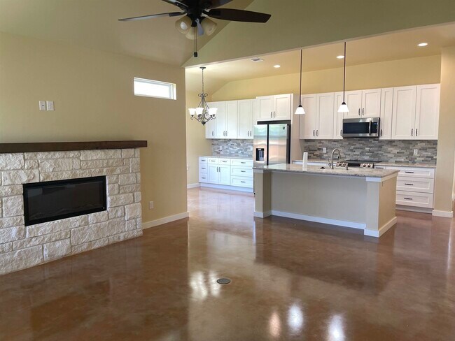 Foto del edificio - 646 Birch Ln