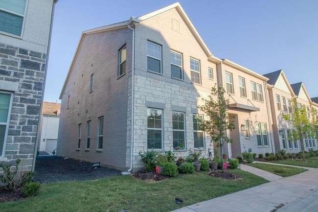 Building Photo - 9923 Schramm St