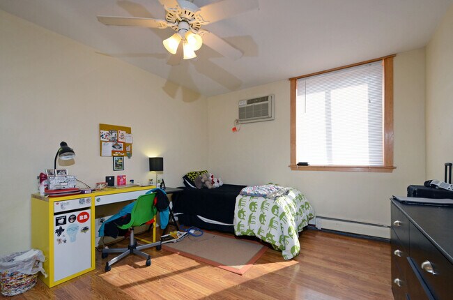 Foto del edificio - 1 Bed/1 Bath Condo Available June 1!