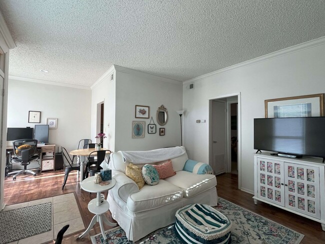Photo - Jefferson Hwy/Corporate Apartment