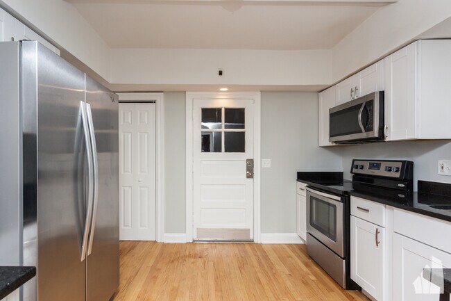 Foto del edificio - 6149 N Talman Ave