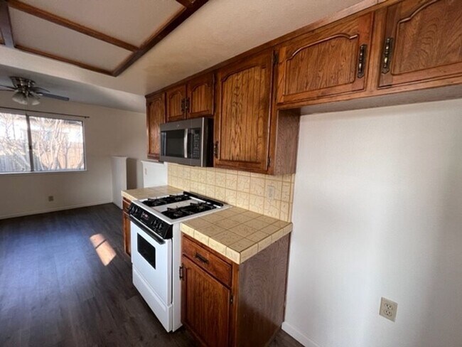 Foto del edificio - 1622 S Bradley St