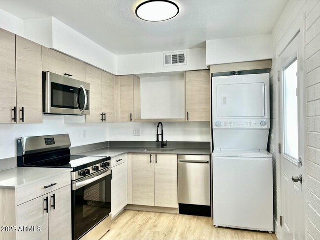 Foto del edificio - 4917 E Holly St