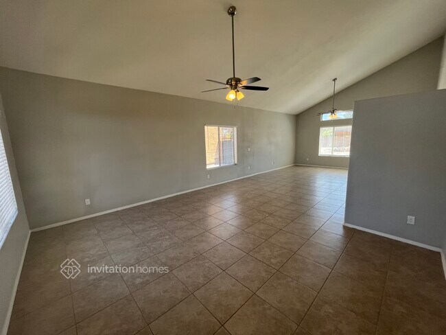 Building Photo - 15917 W Cottonwood St
