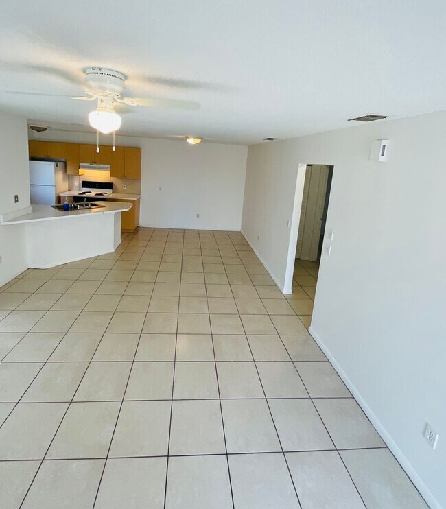 Foto del edificio - 2/1.5 Side A of Duplex in Fort Pierce