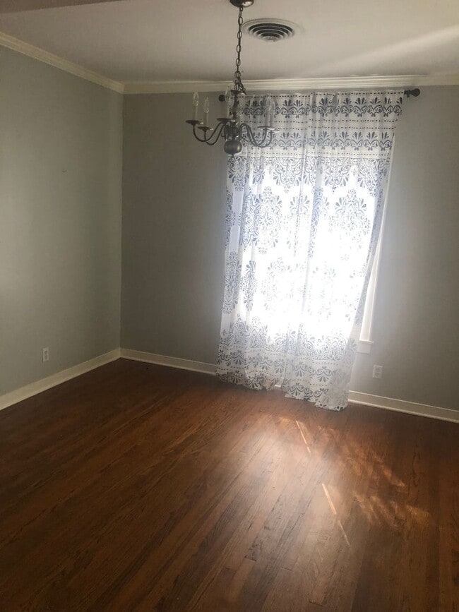 Building Photo - WONDERFUL SO. HIGHLANDS HOME.