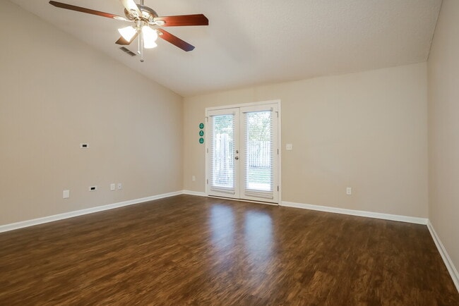 Foto del edificio - 1563 Bay Harbor Dr
