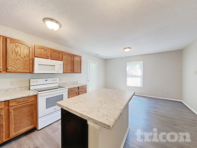 Building Photo - 7921 Crackling Ln