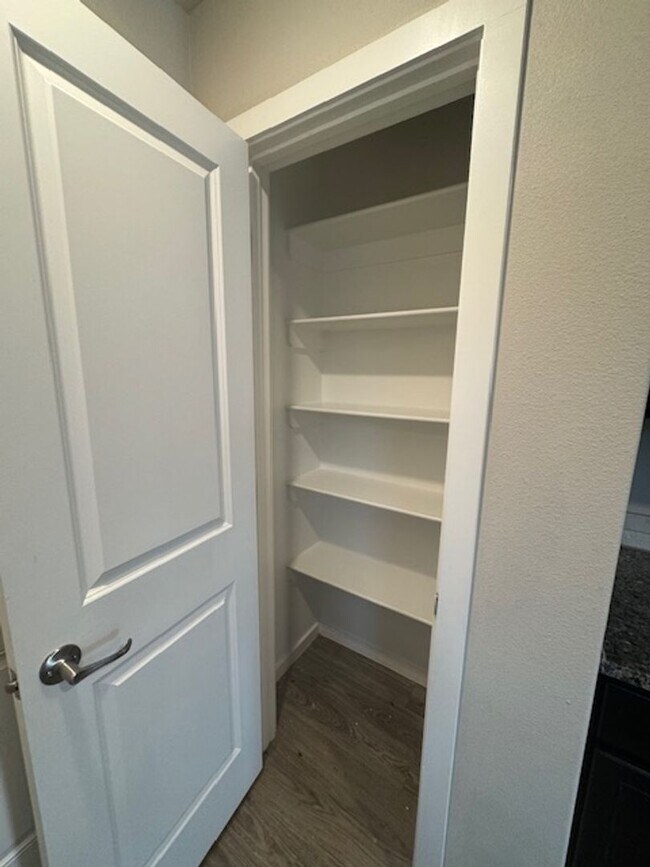 Building Photo - Townhome in Upland Heights!