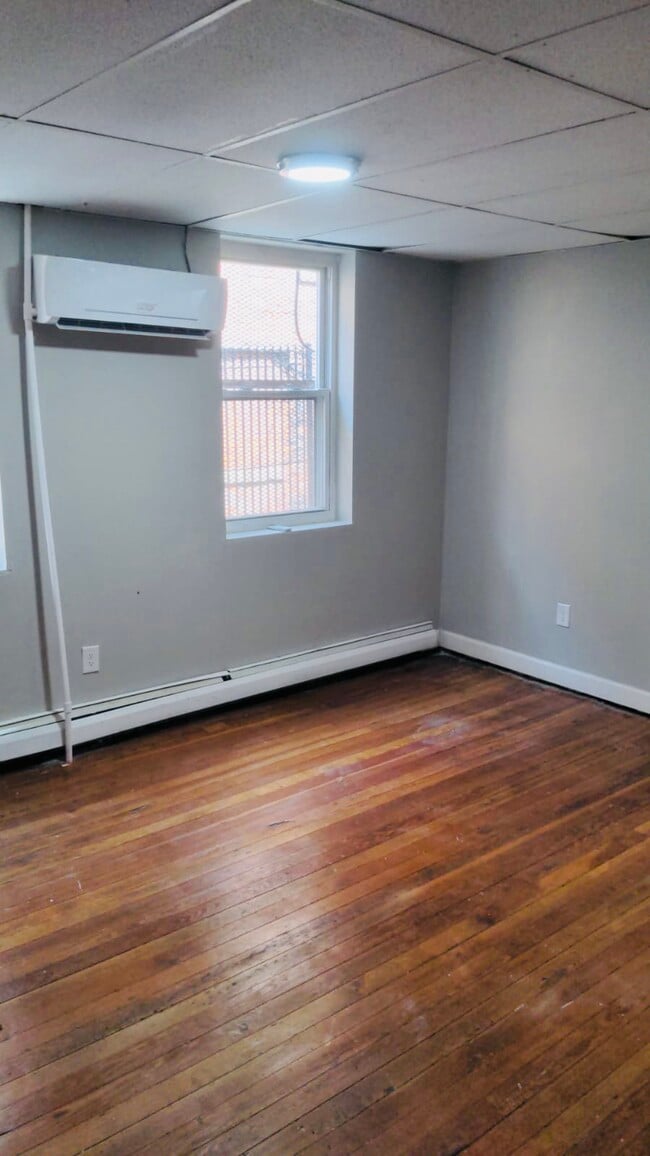 Building Photo - 54 E McMicken Ave