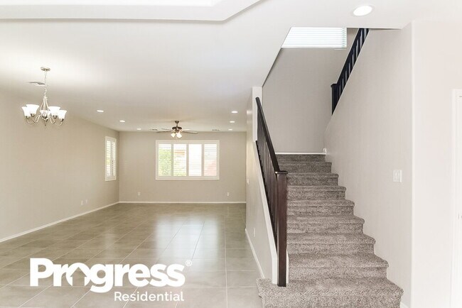 Building Photo - 2530 W Perola Dr