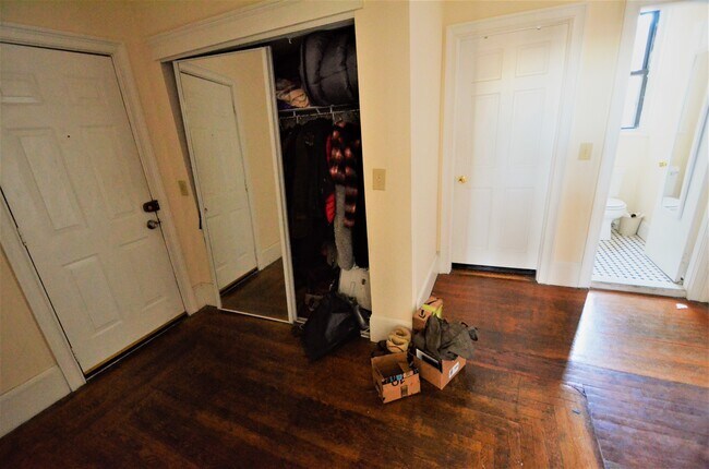 Building Photo - 114 Hemenway St