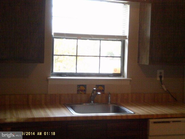 Foto del edificio - 1004 Victoria Ct