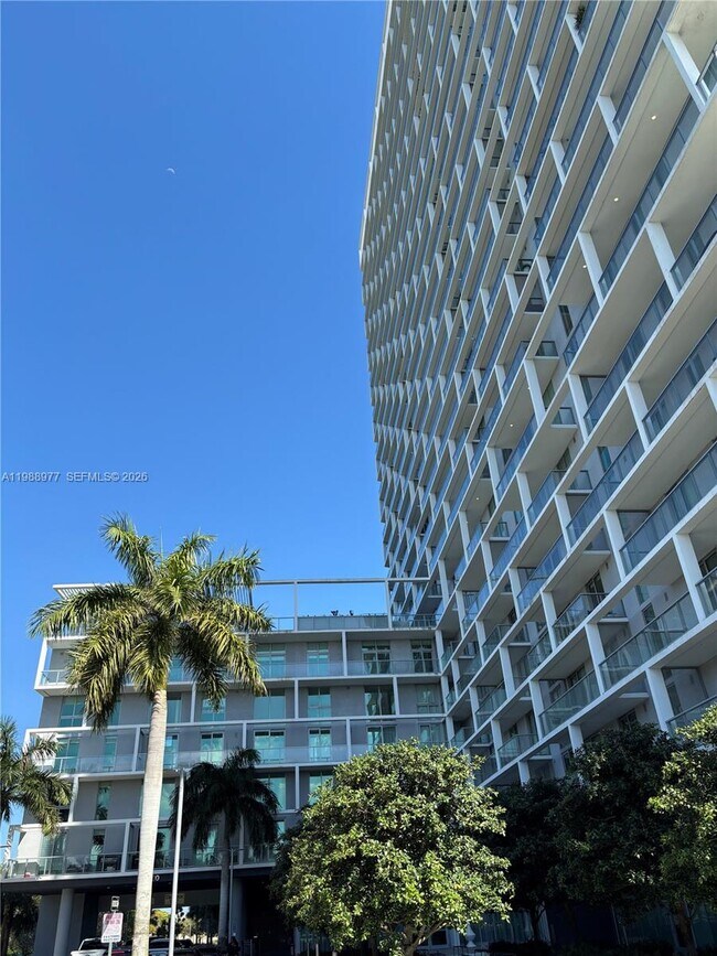 Foto del edificio - 2000 Metropica Wy