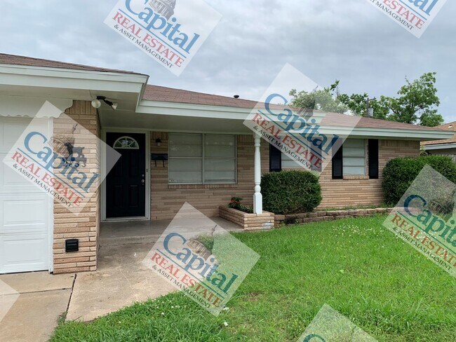 Building Photo - Cute Home Available!
