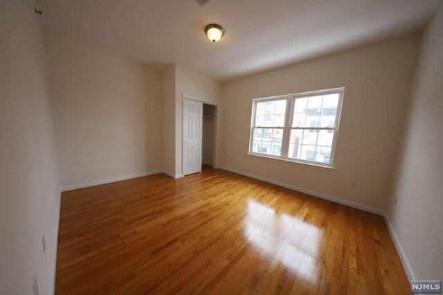 Foto principal - 104 Harrison Ave