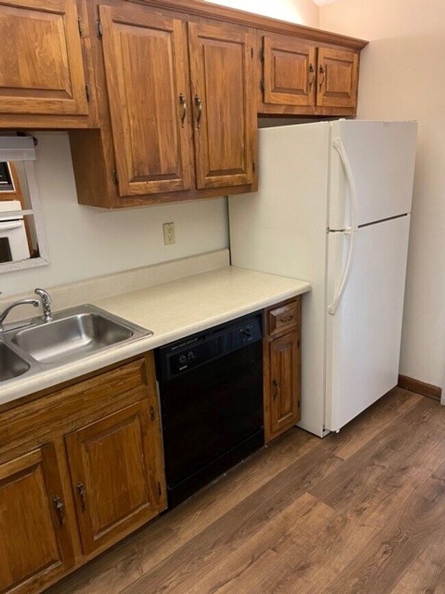 Foto del edificio - **PRICE IMPROVEMENT**103 Arbor Gate: 2BD, ...