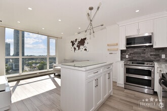 Building Photo - 10777 University Dr