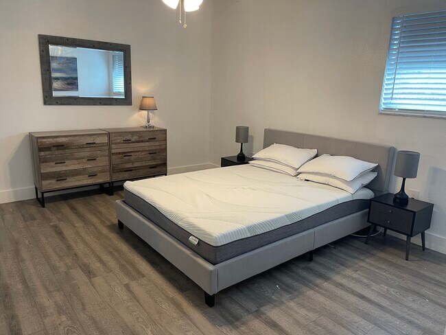 Bedroom - 1975 NE 135th St