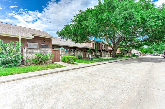 Foto del edificio - 12668 Newbrook Dr
