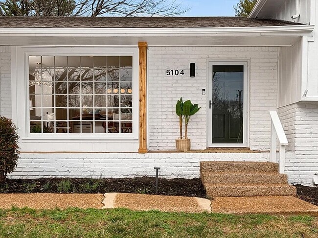 Building Photo - 5104 Victoria Cv