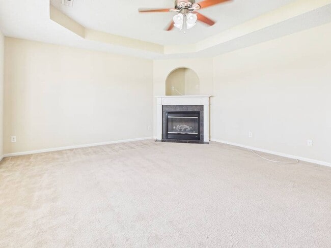 Building Photo - 703 Iron Horse Dr