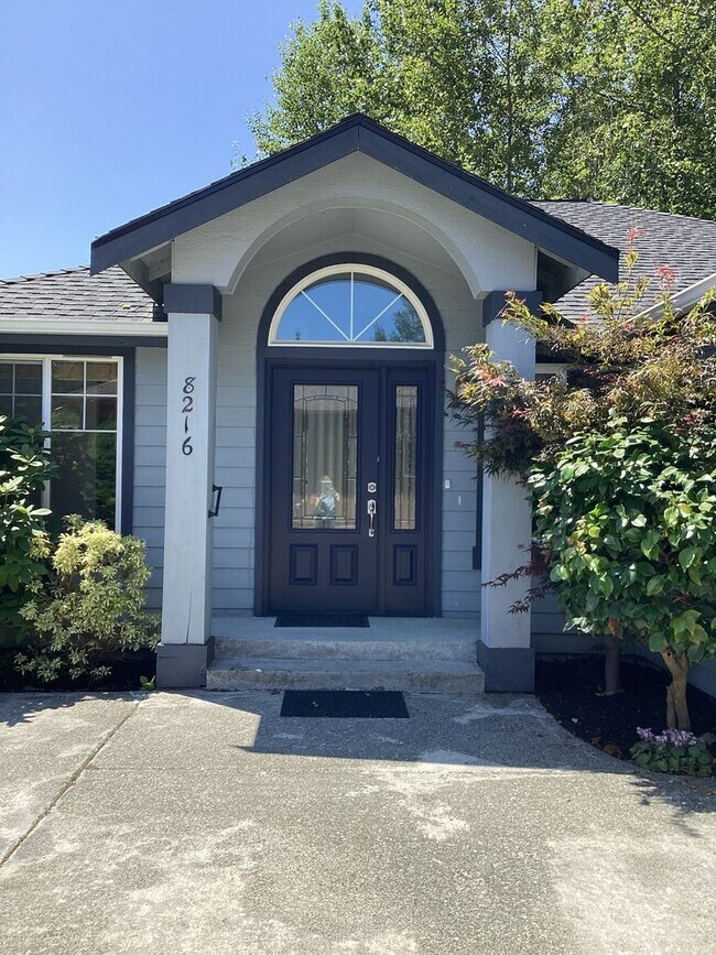 Foto del edificio - Spacious Lake Stevens Rambler with A/C