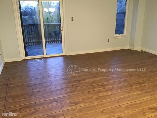 Building Photo - 2 br, 1.5 bath Townhome - 16 Stone Ridge Ct