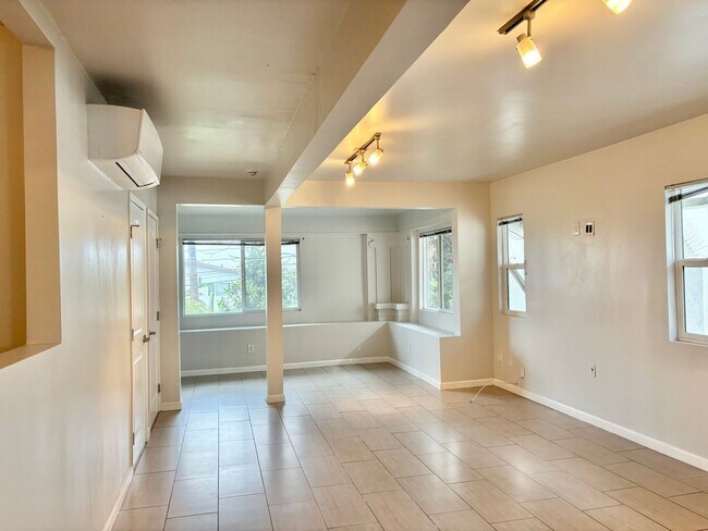 Foto del edificio - 626 Benton Wy