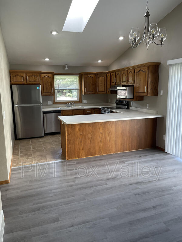 Building Photo - 1522 E Tracia Ln