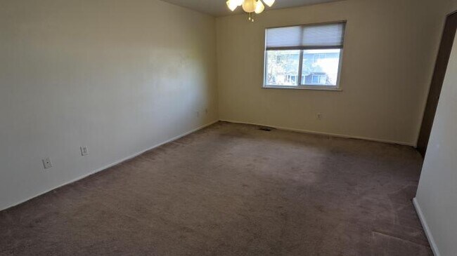 Building Photo - 3 bedroom in Greeley CO 80634