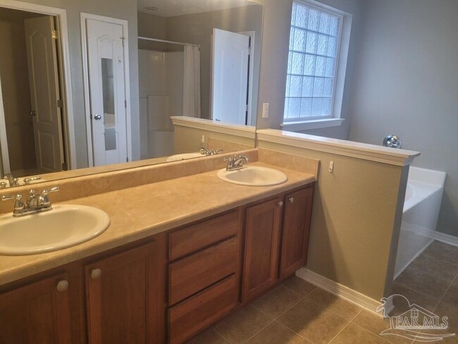 Building Photo - 5863 Chi Chi Cir