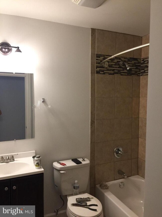 Foto del edificio - 3401 Sylvan Dr