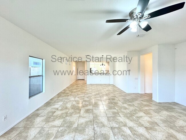 Building Photo - 7221 S 53rd Ln
