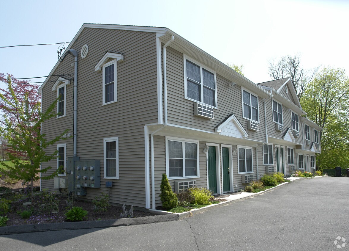 184 Huntington Tpke, Bridgeport, CT 06610 Apartments Bridgeport, CT