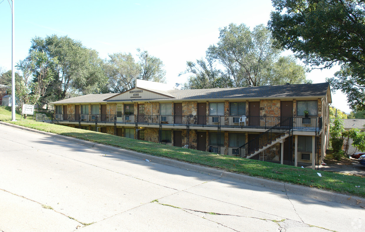 Building Photo - Stonebrook