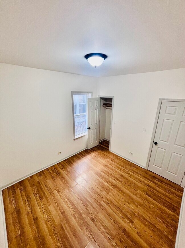 Foto del edificio - 1715 N Meade Ave