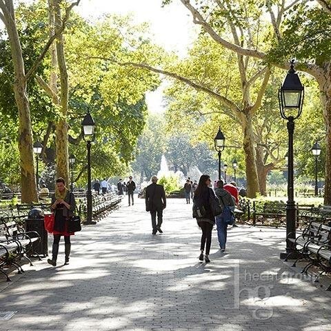 Foto del edificio - 32 Washington Sq W