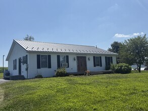 Building Photo - 880 W Matterstown Rd
