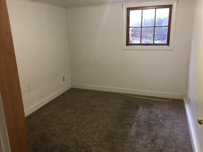 Bedroom - 903 W Rossi St